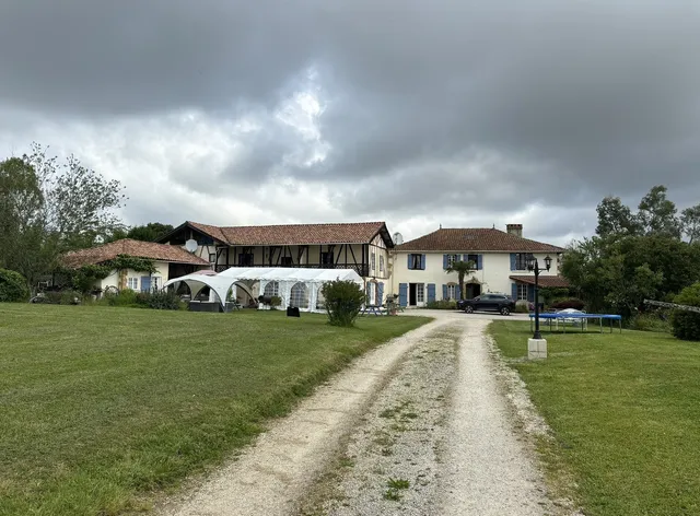 Aou Carde Gites (France Getaway)