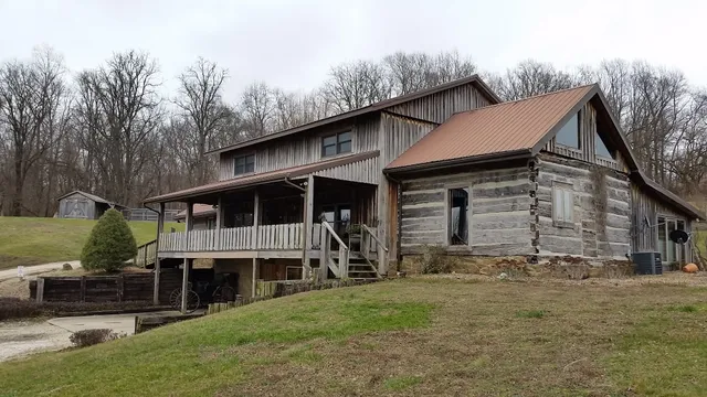 Log Ends Farm Bed & Breakfast