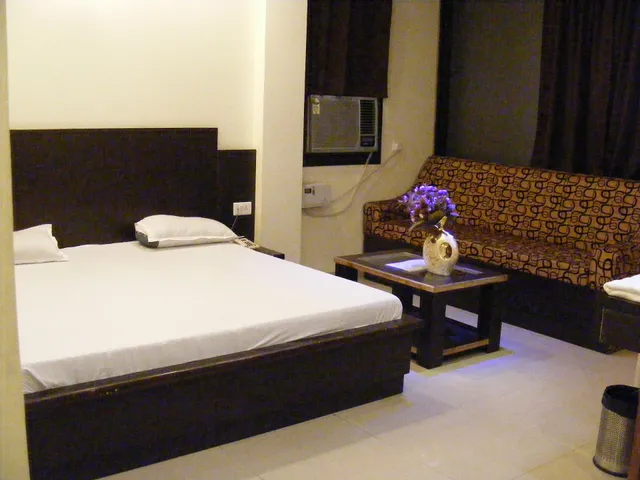 Hotel Gurudev Palace