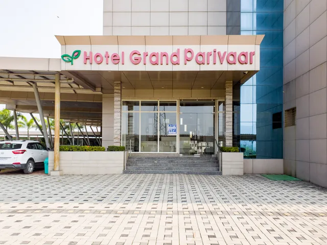 Hotel Grand Parivaar