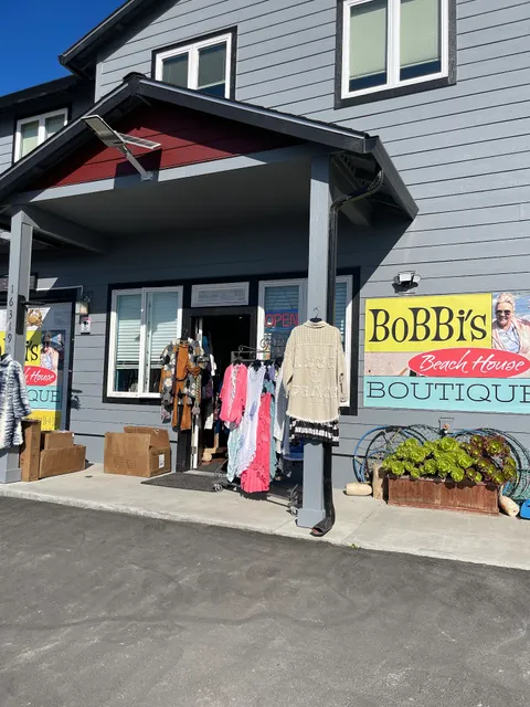 Bobbi’s Beach House Boutique in Brookings Oregon