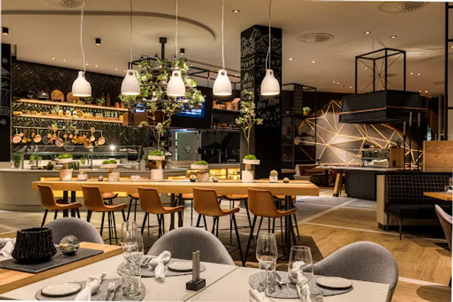 Mountain Hub Social Dining