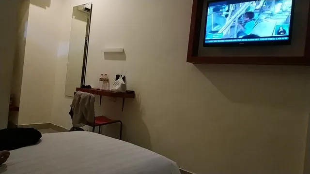 RedDoorz near Hawaii Water Park