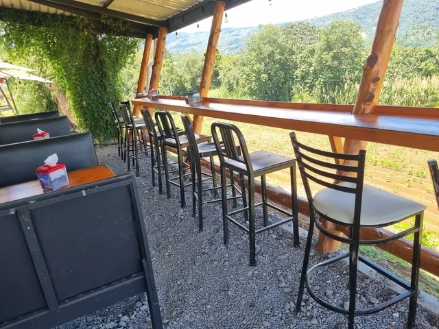 Jhonny's Place Restaurante y Sport Bar