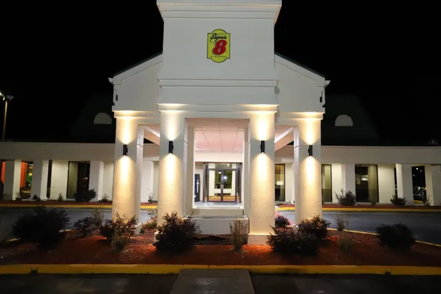 Super 8 by Wyndham Florence SC I-95 North / Hwy 76