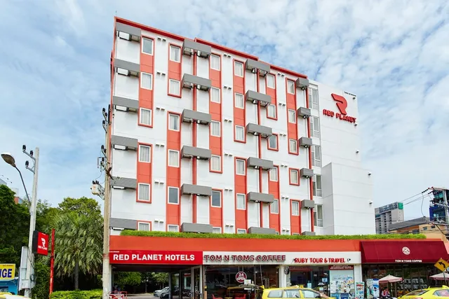 Easy Planet Phuket Patong