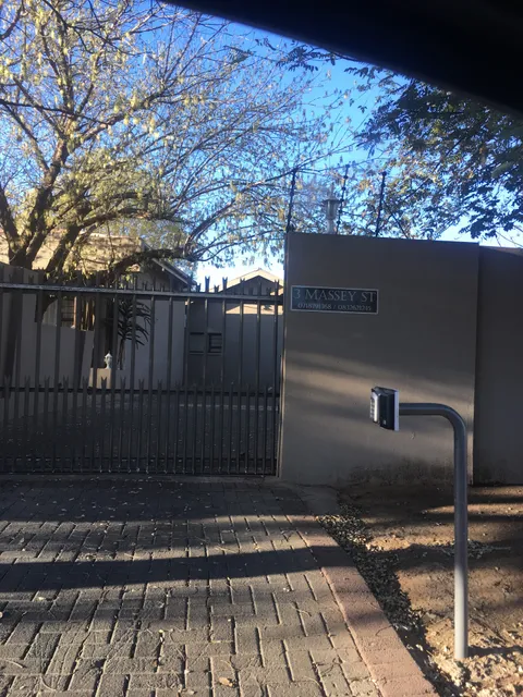 THE SUBURBAN GUEST HOUSE - Direct Website Bookings LESS 10%!