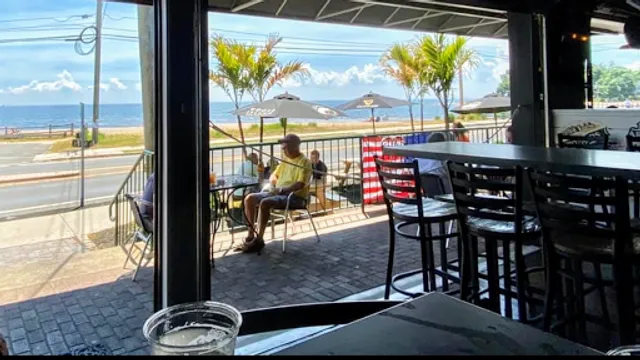 Dive Bar & Restaurant