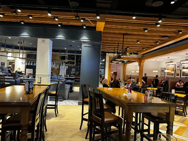 Turtle Jack's Erin Mills