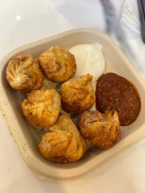 Sam’s Momos & Rolls