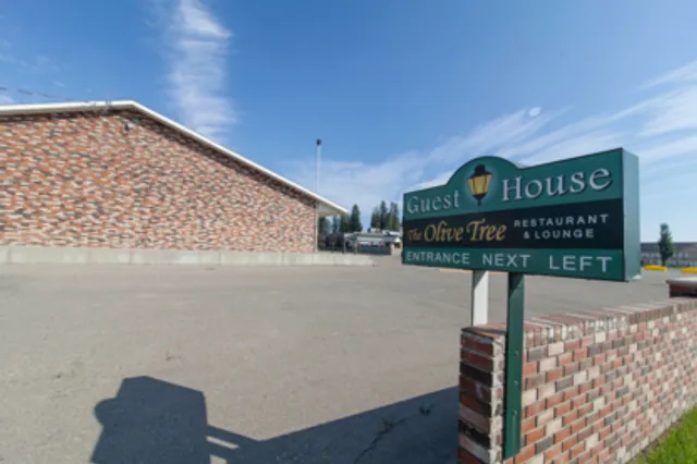 Guest House Inn & Suites