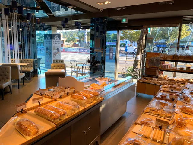 Paris Baguette café