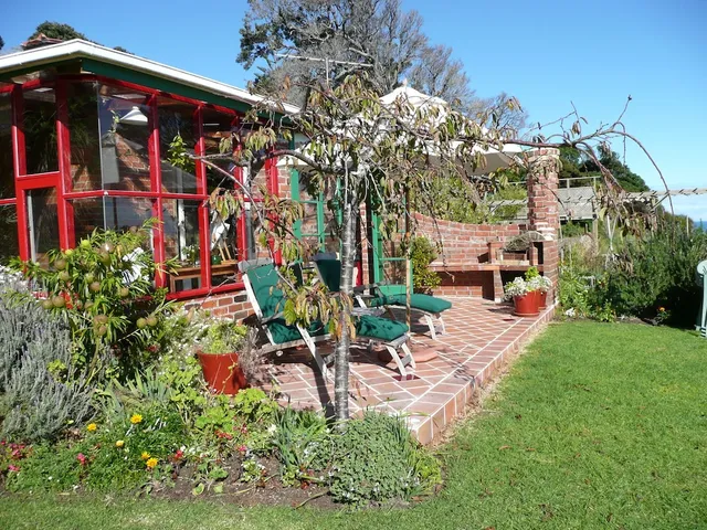Bethells Beach Cottages