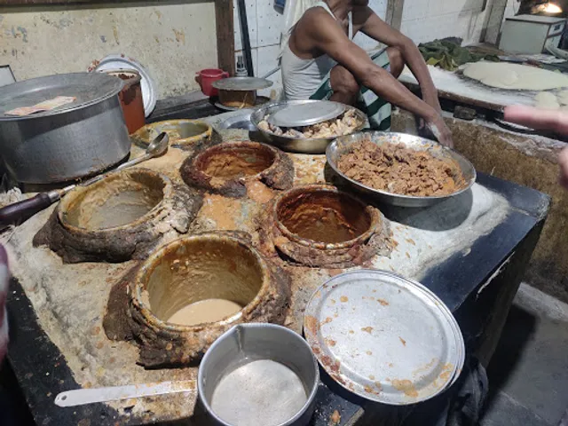 Gama Roti,bara Handi Shop