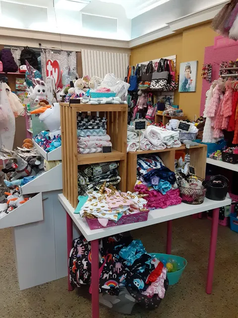 Whoopsie Daisy Bowtique