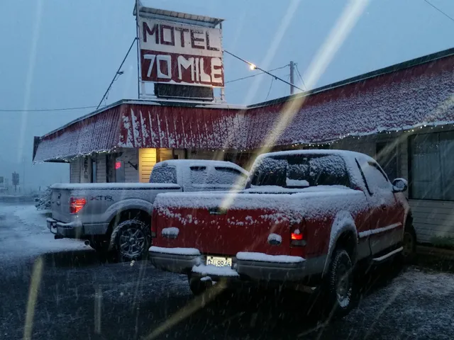 70 Mile Motel