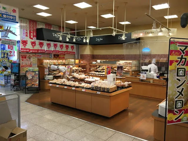 レフボン 春光店