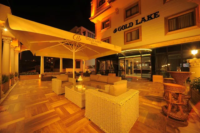 Golden Lake Hotel