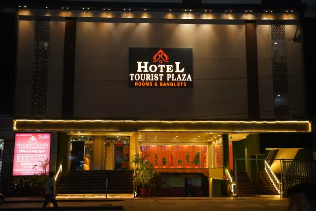 Hotel Tourist Plaza