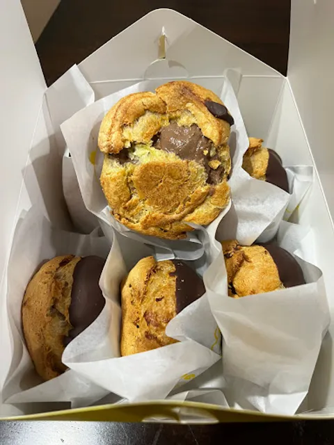 Beard Papa's - Uwajimaya Beaverton