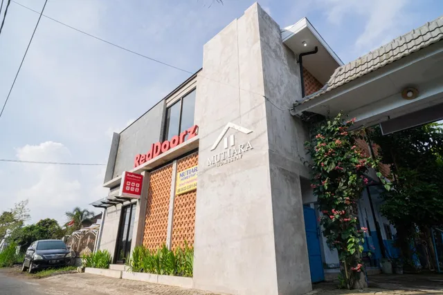 RedDoorz near Wisata Paribendo Lawang