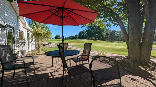 Roadhouse Bar & Grill