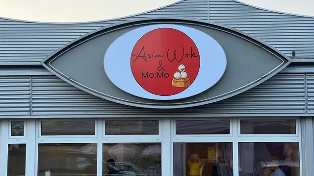 Asia Wok & MOMO: