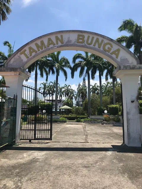 Taman Bunga Miri (Miri Flower Park)