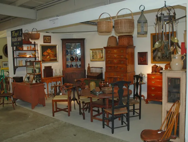 Dan & Karen Olson Antiques - Newburgh, NY