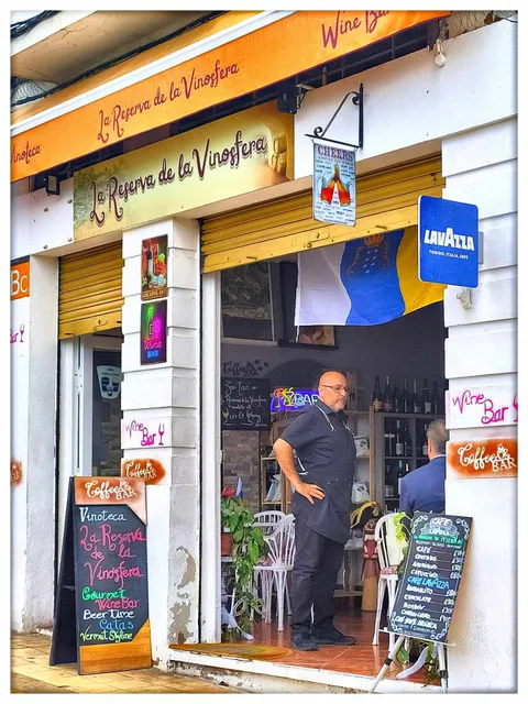 Vinoteca Winebar La Reserva de la Vinosfera Costa y Grijalba,12 Santa Cruz de Tenerife