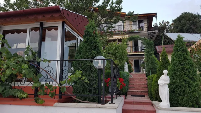 Summer House Seaempress