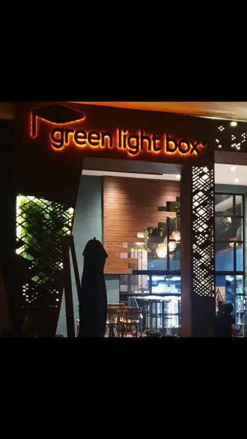 Green Light Box