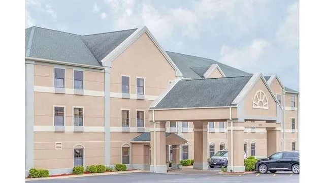 Super 8 by Wyndham Freeport