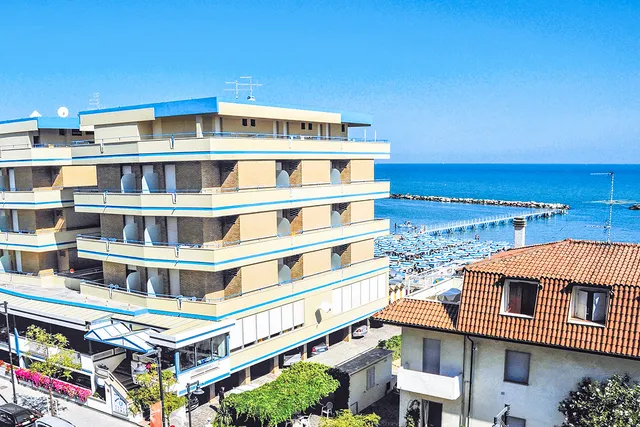 Hotel Bamby - SUL MARE