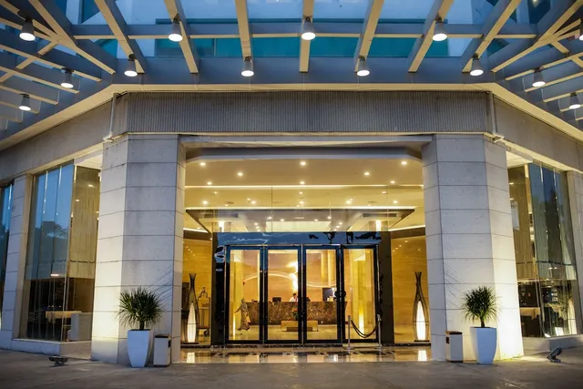 Royale Signature Hotel