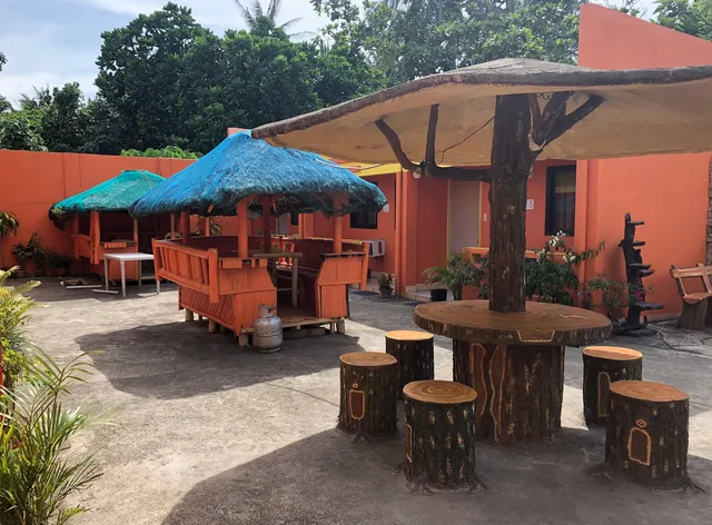 Charlie's Point Ocean Wave Resort