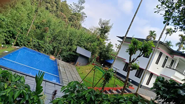 WHITE COTTAGES VYTHIRI