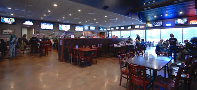 Olive Garden Italian Restaurant - EyJidWNrZXQiOiJ1dGEtaW1hZ2VzIiwia2V5IjoicGxhY2VfaW1nL3ByLXIyZmFaVGUtczFwc2stLVZCUmciLCJlZGl0cyI6eyJyZXNpemUiOnsid2lkdGgiOjY0MCwiaGVpZ2h0Ijo2NDAsImZpdCI6Imluc2lkZSJ9LCJyb3RhdGUiOm51bGwsInRvRm9ybWF0IjogIndlYnAifX0=