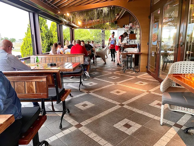 Happy Bar & Grill Shell North