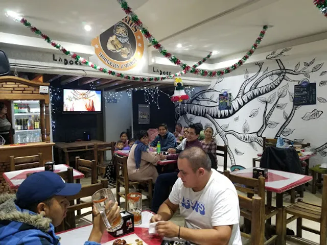 Oliverius Burger and Wings