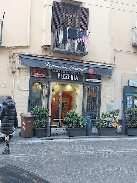 Pummarola Gourmet Girarrosto Pizzeria