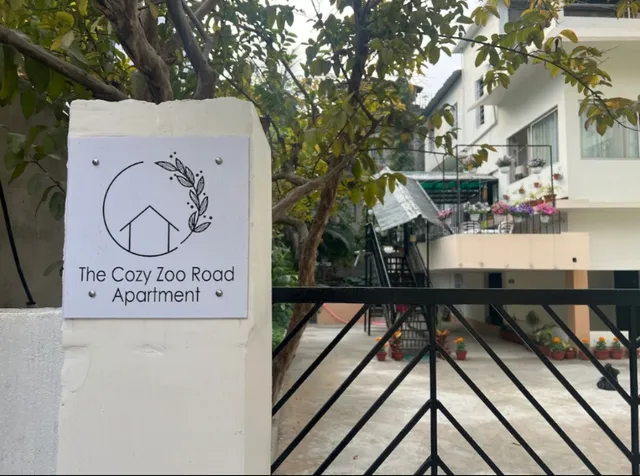 The cozy zoo road apartment