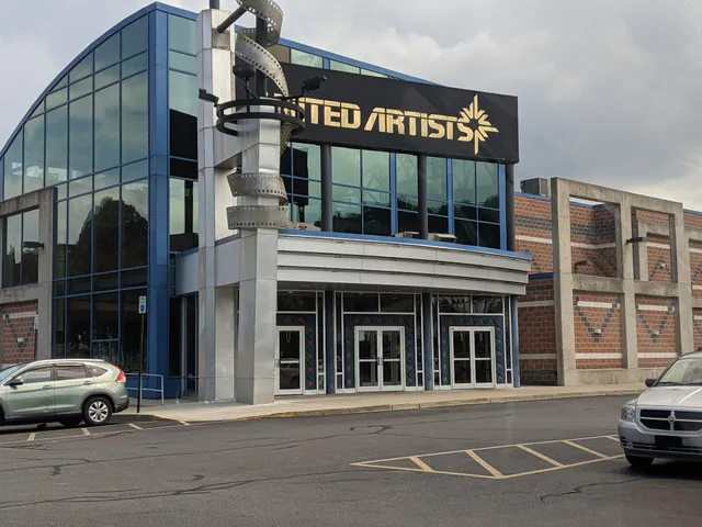 Regal UA Main Street