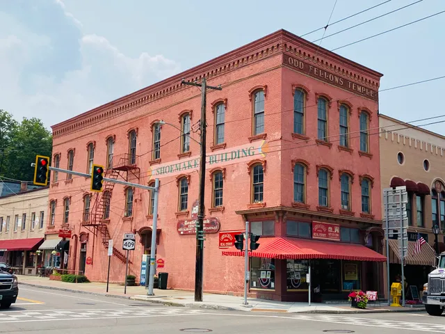 Cabins To Castles Real Estate