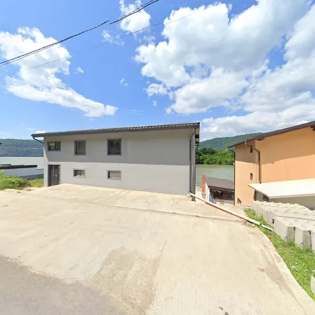 Pensiunea Mala House