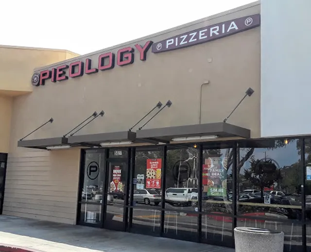 Pieology Pizzeria Lakewood Square