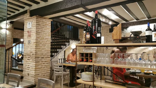 Los Cuatro Tiempos | Bar - Restaurante