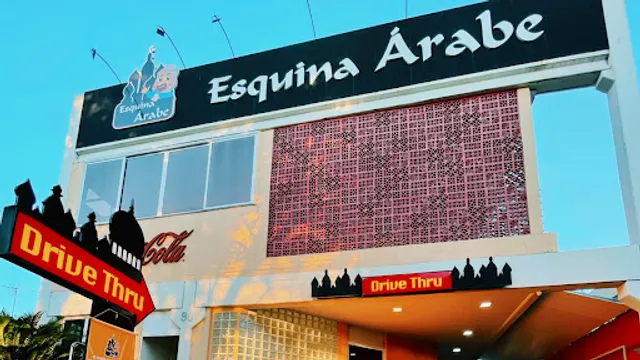 Esquina Árabe Drive Thru