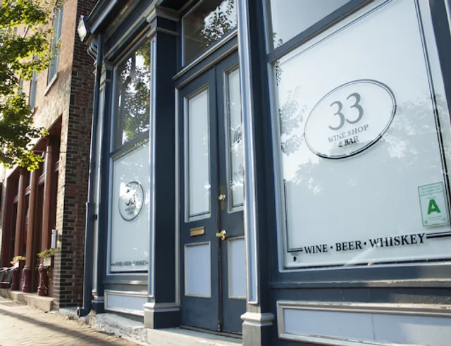 33 Wine Shop & Bar