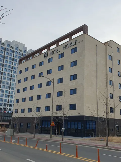 HOTEL NOBLE